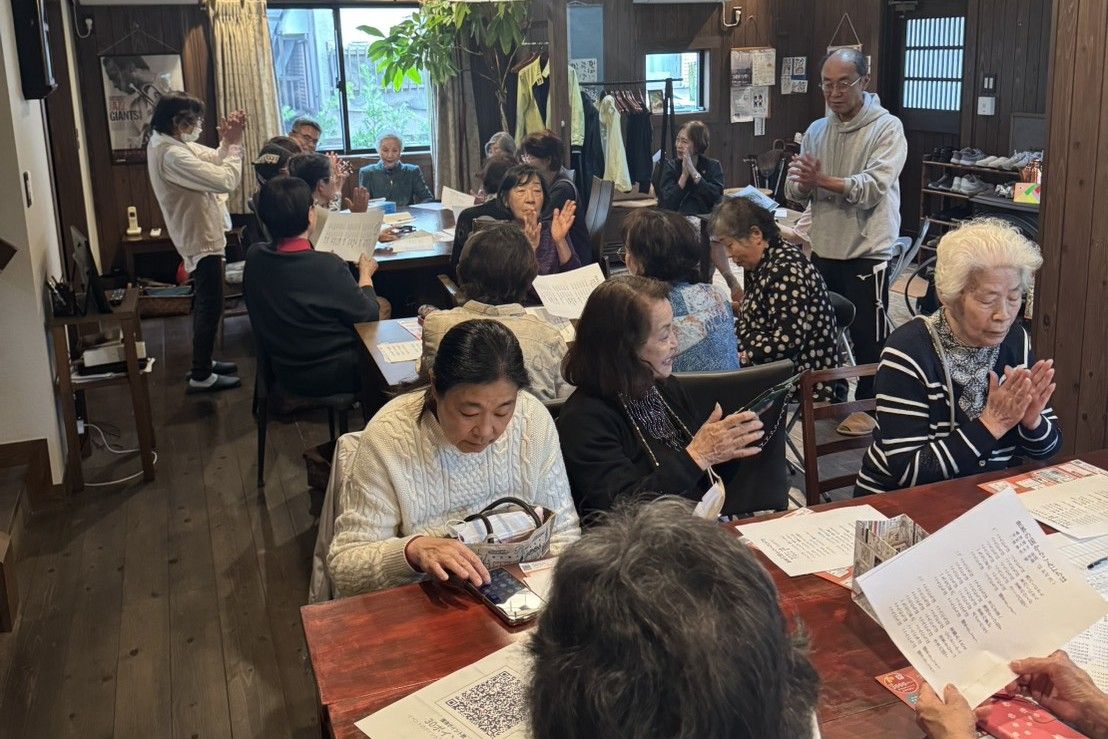 さろん むくの木でスマホアプリの導入支援を実施しました。